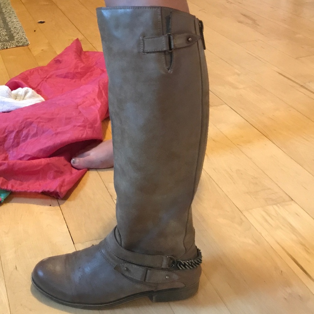 Knee high Tan Boots Size 7.5